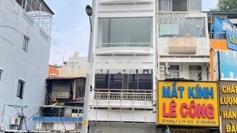 Góc MT Đường 3/2-Nguyễn Tri Phương-P.9 Q.10-5 tầng-3,6x13m-Giá 30tr/th