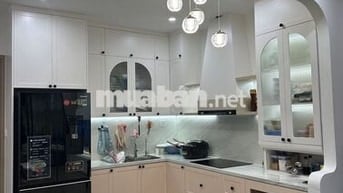 Chính chủ  bán gấp căn 1N+ tòa G2, 43m vinhomes Smart city giá 3 tỷ