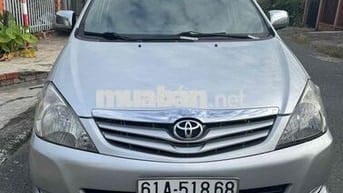 Toyota Innova 2011 Bạc