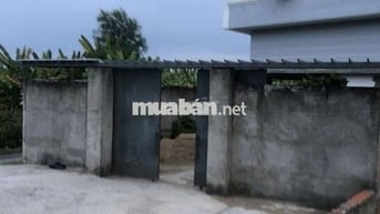 Nhà yến mặt tiền đường kênh Công Si 