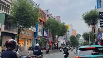 NHÀ PHỐ MẶT TIỀN 724 Sư Vạn Hạnh, P. Hòa Hưng, TP.HCM