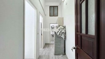 Cho thuê 2pn giá rẻ sát bên Quận 1 full nội thất