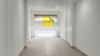 Cho thuê mặt bằng trệt Quận 4 - Mặt tiền Nguyễn Tất Thành