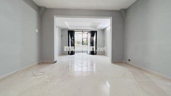 Cho thuê nguyên lầu 3 làm văn phòng...mặt tiền đường Hoa Lan