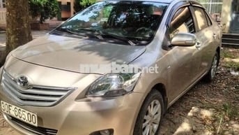 Toyota Vios E 2012 Số sàn Vàng cát