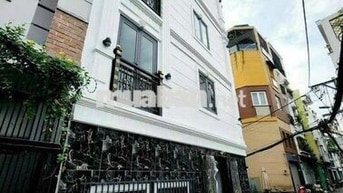 Chính chủ cho thuê nhà mới căn goc xe hơi đỗ nhà ngày đêm