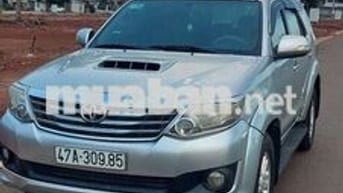Toyota Fortuner G 2013 Số sàn Bạc