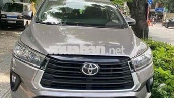 Toyota Innova 2.0 2022 96500 km Nâu