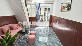 nhà ngay chợ thạnh xuân . hà huy giáp. Q12. q12. 1 lầu . 2 PN