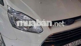 Ford Tourneo 7 chỗ màu Trắng
