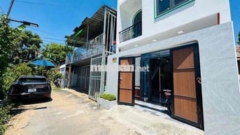 Bán Gấp nhà 1 trệt 1 lầu 5x12 giá 2ty4