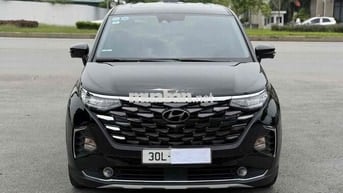 Hyundai Custin Cao Cấp 2.0T 2023 Đen 5 vạn km