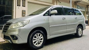 Gia đình bán xe Toyota Innova bản G số tự động SX 2014