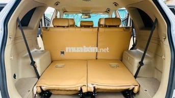 Chevrolet Captiva 7 chỗ màu Bạc