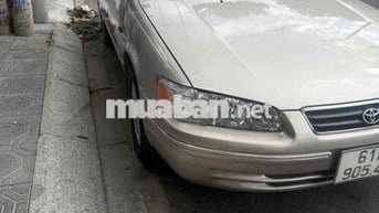 Toyota Camry 2002 2.0 Số sàn Vàng cát
