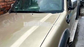 Ford Everest 2008 Vàng cát 7 chỗ