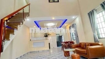 🔥 HƠN 5 TỶ – NHÀ NGAY PHẠM VĂN ĐỒNG, VỊ TRÍ KHÓ TÌM 🔥
🏡 60m² – 2 tầng