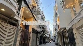 CHDV 138m2 Quận 3 • Ngang 10m × 15m • 13 phòng • 90tr/tháng • 21 Tỷ