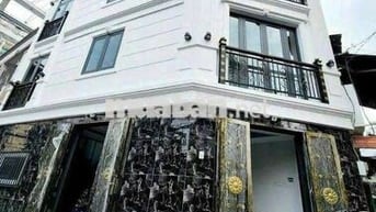Cho Thuê Nhà Đường Thích Quảng Đức, Phú Nhuận ( Nhà rộng đẹp )