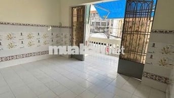 Cho thuê nhà nguyên căn! Dt 5*12 nhà 1 lầu gồm 2pn và 2 tollet!.