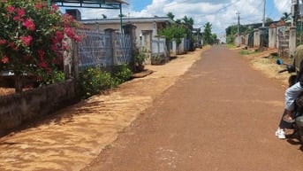 Lô góc 2 mặt tiền đường nhựa cách chợ 100m