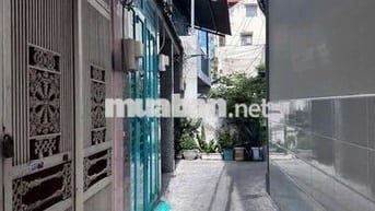 Cho thuê nhà hẻm xe hơi quận 10,  1 Trệt, 1 Lầu, 2PN, 2WC