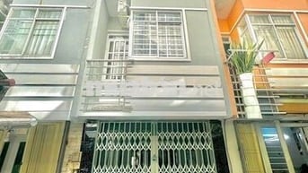 🔥🔥🔥nhà bán sổ hồng 2 lầu, sân thượng🔥🔥🔥