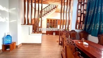 Cho Thuê Nhà Kinh Doanh 1 Trệt 4 Lầu Đường Lữ Gia – 15 Tr/Tháng