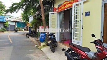 NHÀ NGUYÊN CĂN MẶT TIỀN NGAY NGÃ 4 NƯỚC ĐÁ