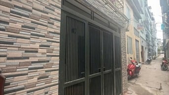 Chính chủ Cho thuê nhà nguyên căn 2 tầng tại 240 Âu Cơ, HN