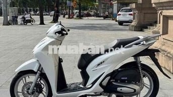 Honda SH 2026 Trắng Nhập khẩu 300km