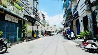 NHÀ P1 Q8 - HẺM THÔNG KHU BUÔN BÁN SẦM UẤT -NGANG TO 4M -NHỈNH 3 TỶ