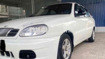 Daewoo Lanos Trắng 5 chỗ