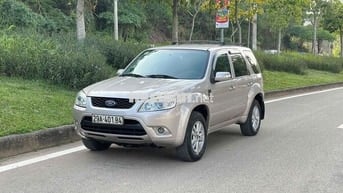 Ford Escape SUV số tự động gầm cao, full đồ chơi