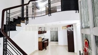 Căn Hộ Tầng Trệt + Tầng Lửng Đúc Thật 50m² – 2WC – Hẻm Xe Hơi