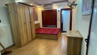 Cho thuê nhà khu Tân Mai DT 26 m2 x 5 tầng, cách 15m ra đường ô tô