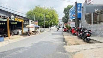 cần bán lô đất mặt tiền nguyễn bảo đức