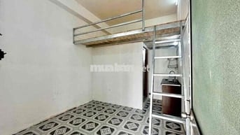 GÁC CAO BAN CÔNG THOÁNG MÁT 2TR8 CÓ MÁY LẠNH NGAY GẦN CÔNG VIÊN ĐẦM SE