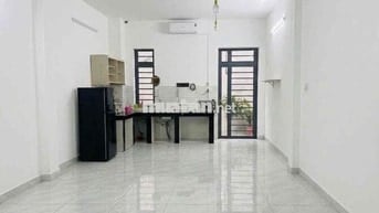 trống sẵn phòng trệt 35m2 giếng Trời cực rộng , An dương vương q6