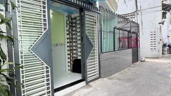 Bán nhà nhỏ xin sổ Hồng riêng ko huy hoạch hem 3m