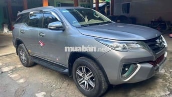 Toyota Fortuner 7 chỗ ghế da màu Xám