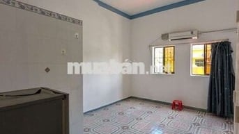 Phòng rộng có máy lạnh, 2 cửa sổ thoáng, gần Q1 – Chỉ 4 triệu