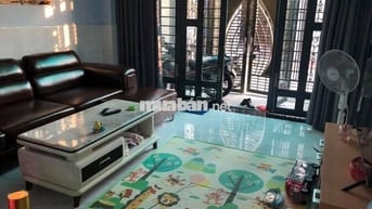 Nhà hẻm rộng Âu Cơ, P.10, Tân Bình, 3.9x11, trệt 3 lầu, 3PN 3WC, 19tr