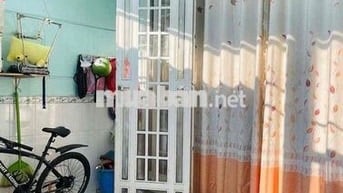 Bán nhà 4x11m, 1 lầu, 2pn, hẻm 3m, cách mt 20m, ĐHT, Q12. SÁT KDC AS