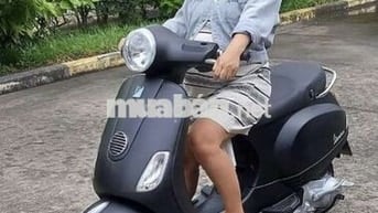 Vespa đen nhám Biển Sài Gòn 