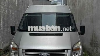 Ford Transit Tải van Bạc 6 chỗ