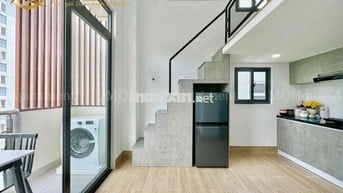 TRỐNG 1 PHÒNG GÁC BAN CÔNG FULL NỘI THẤT NGAY CÔNG VIÊN LÀNG HOA