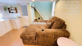 Căn hộ tầng 1 thang bộ, nội thất cao cấp, dọn vào ở ngay, kí HĐ 1 năm