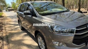 Toyota Innova 2.0E sx2018 Số Sàn đồng ánh kim