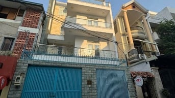 Nhà rẻ nhất Thảo Điền Q2. Nhà 4 tầng có sẵn hồ bơi 7,5x27m, giá chỉ 34